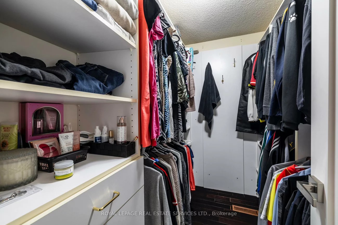 6, Dawnridge, Heart Lake West, Brampton