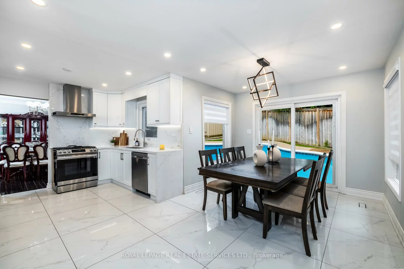 6, Dawnridge, Heart Lake West, Brampton