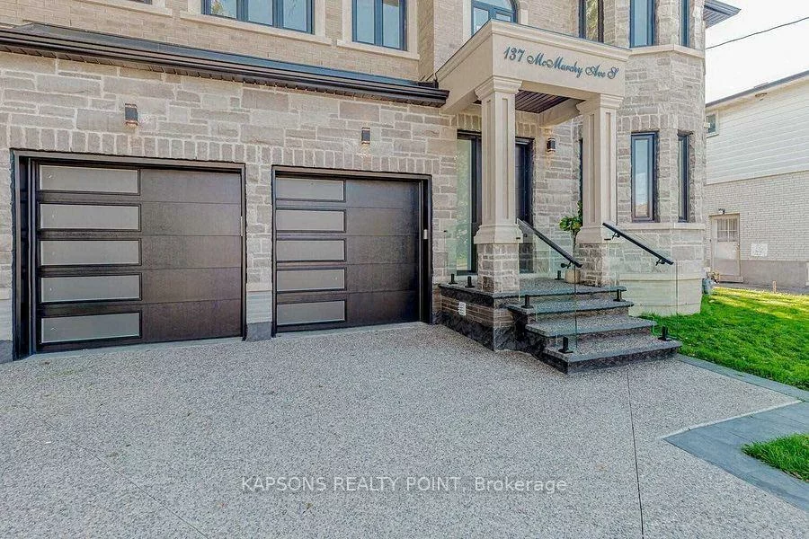 137, Mcmurchy, Brampton South, Brampton