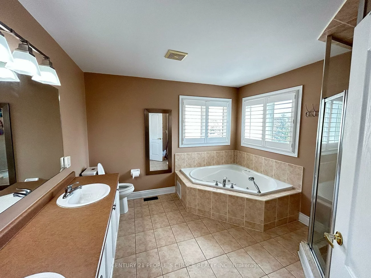 128, Mount Royal, Vales of Castlemore North, Brampton