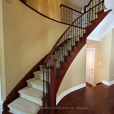 128, Mount Royal, Vales of Castlemore North, Brampton