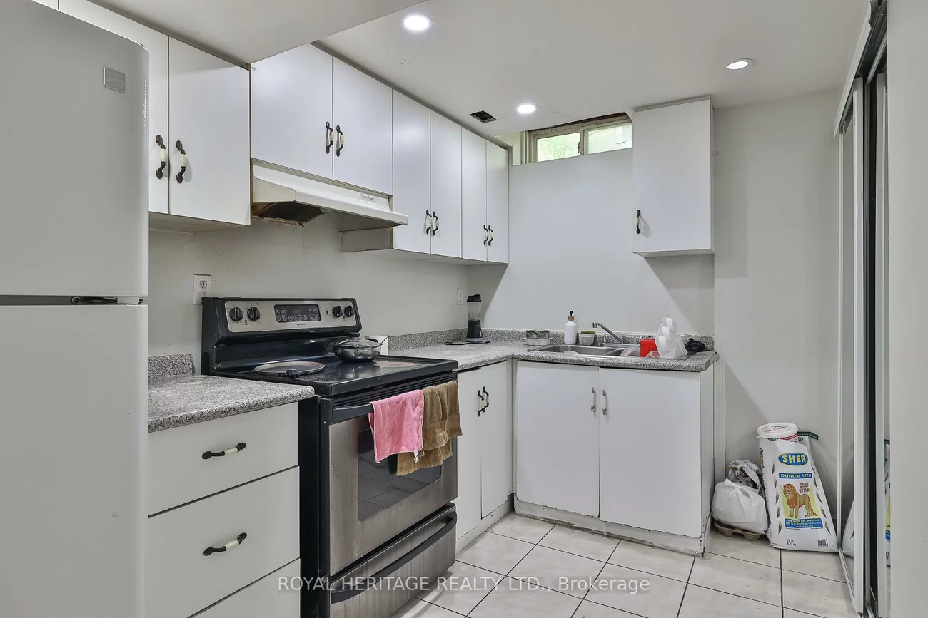 28, Nanport, Westgate, Brampton