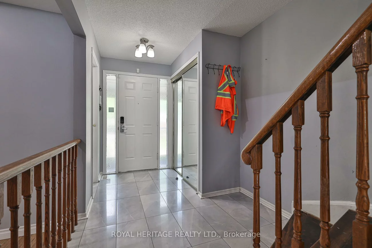 28, Nanport, Westgate, Brampton