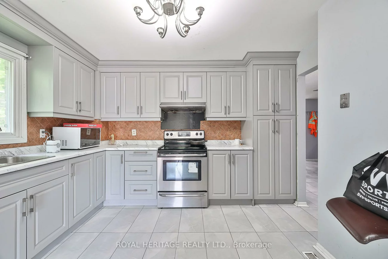 28, Nanport, Westgate, Brampton