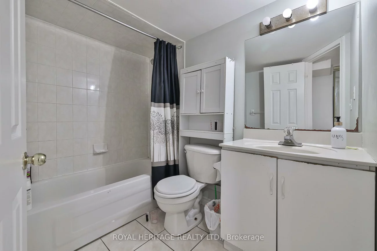 28, Nanport, Westgate, Brampton
