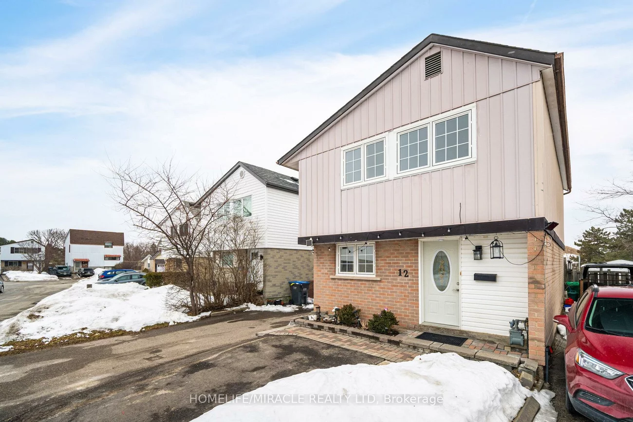 12, Huckleberry, Central Park, Brampton