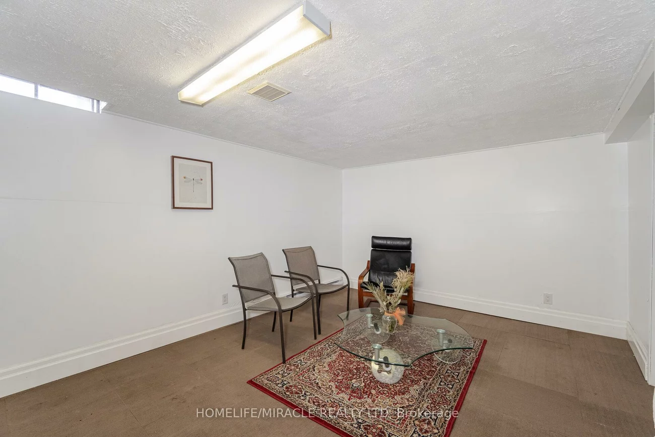 12, Huckleberry, Central Park, Brampton