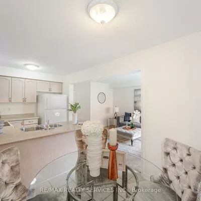 2, Iceberg, Sandringham-Wellington, Brampton