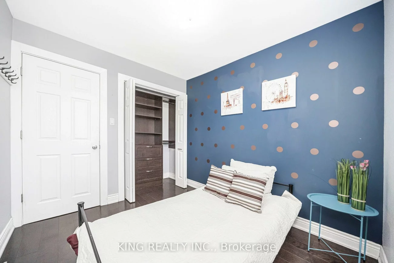 26, Davenport, Southgate, Brampton