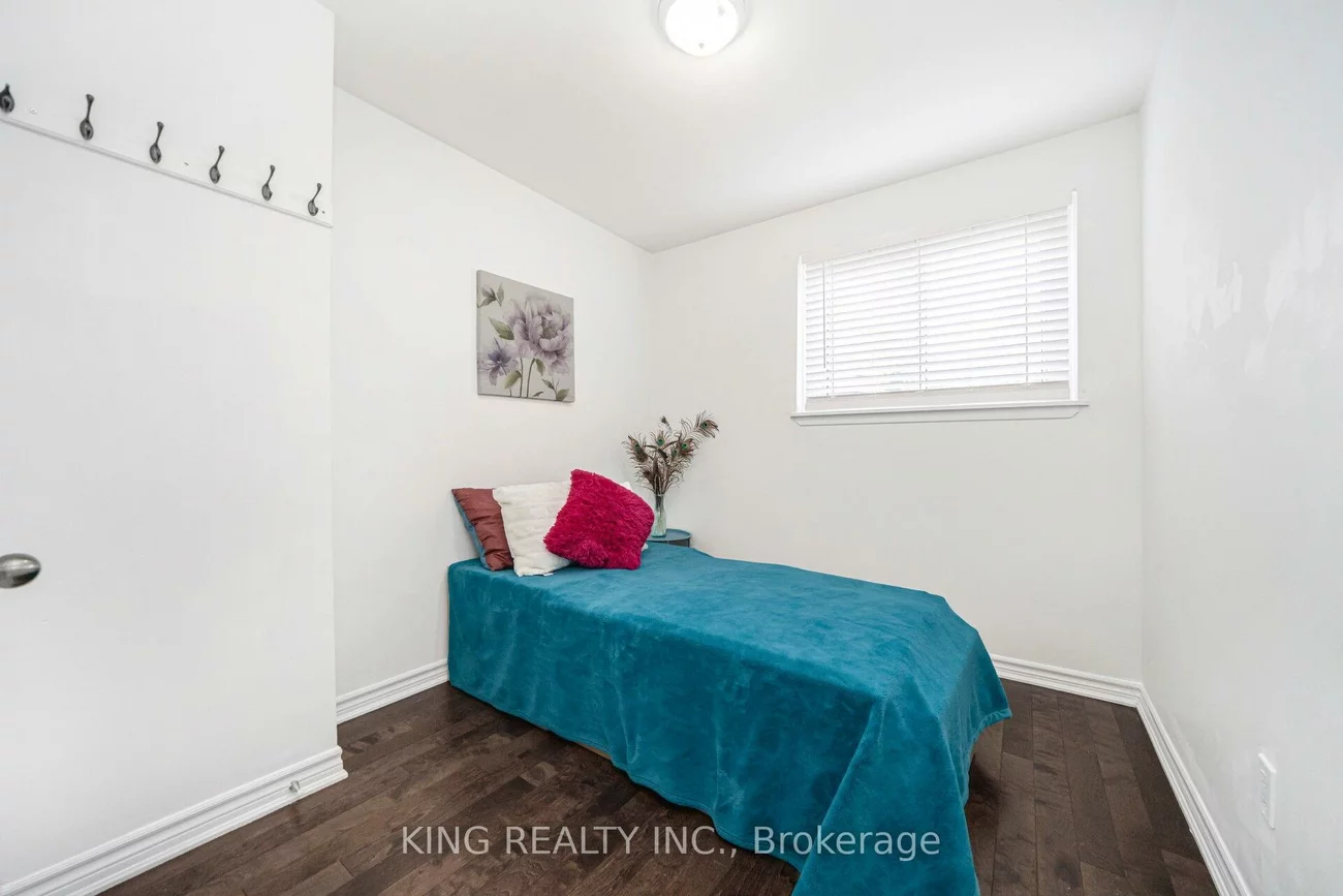 26, Davenport, Southgate, Brampton