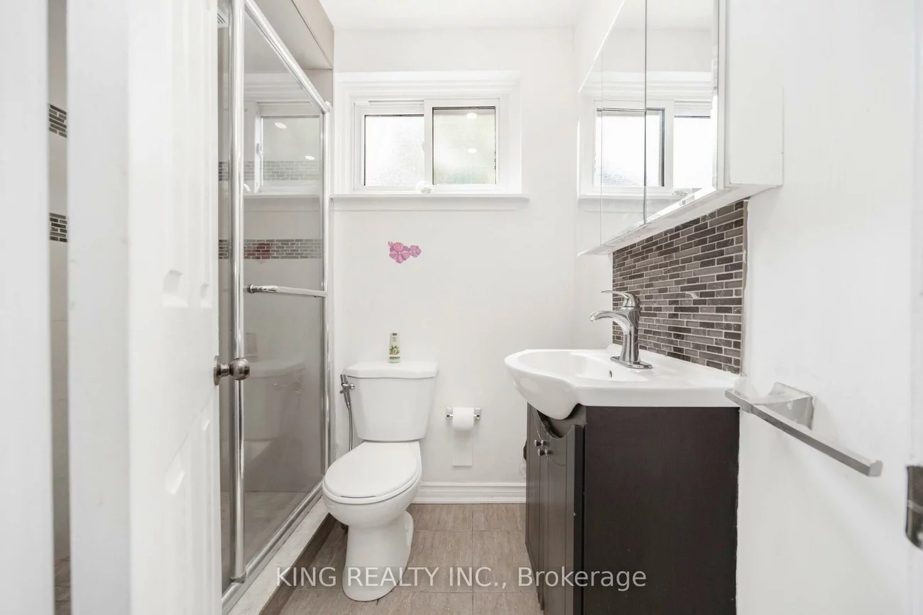 26, Davenport, Southgate, Brampton