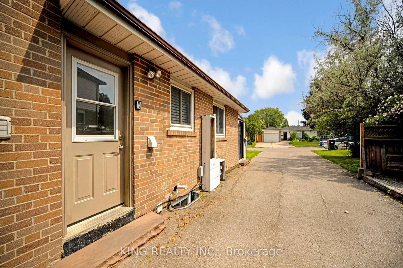 26, Davenport, Southgate, Brampton