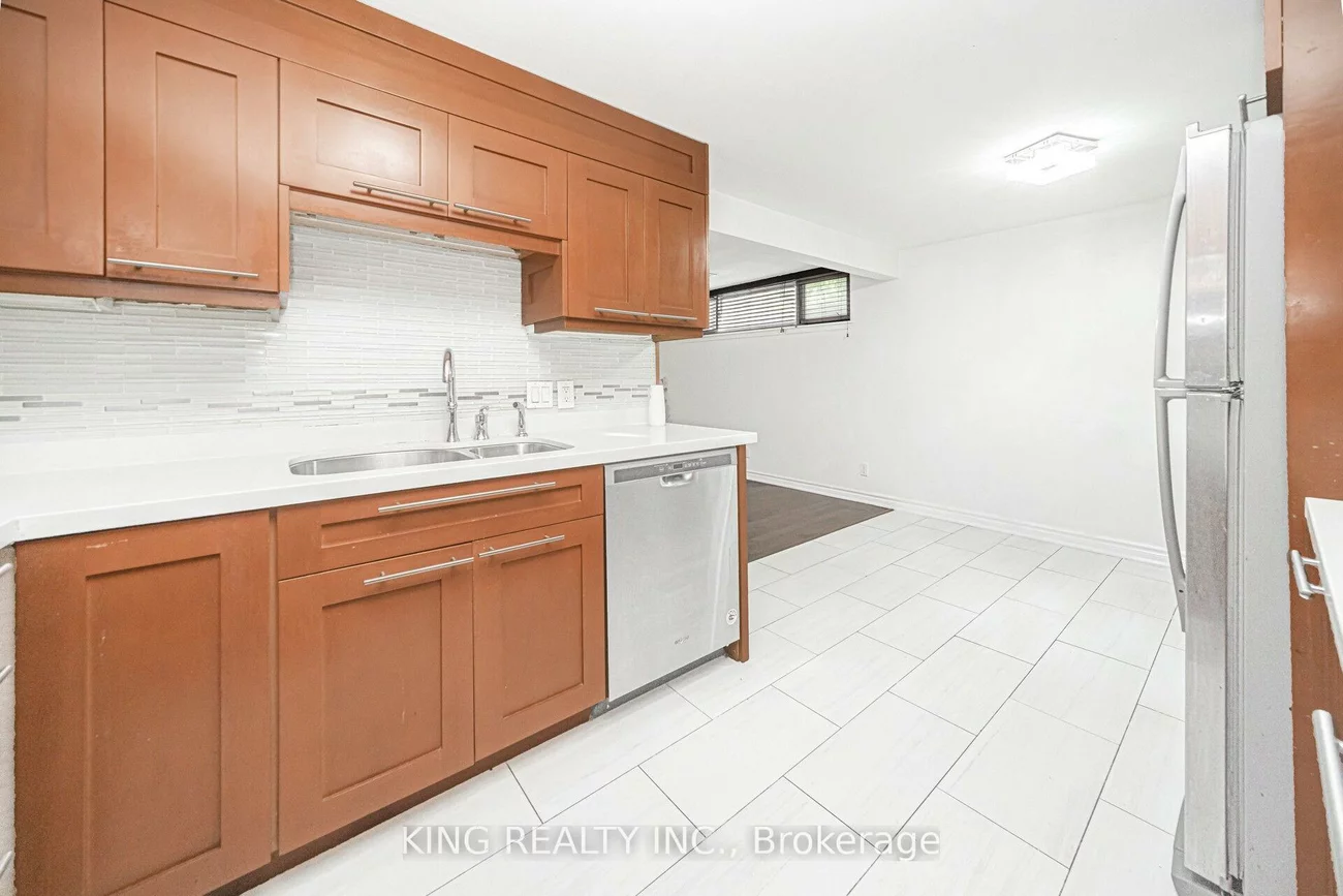26, Davenport, Southgate, Brampton