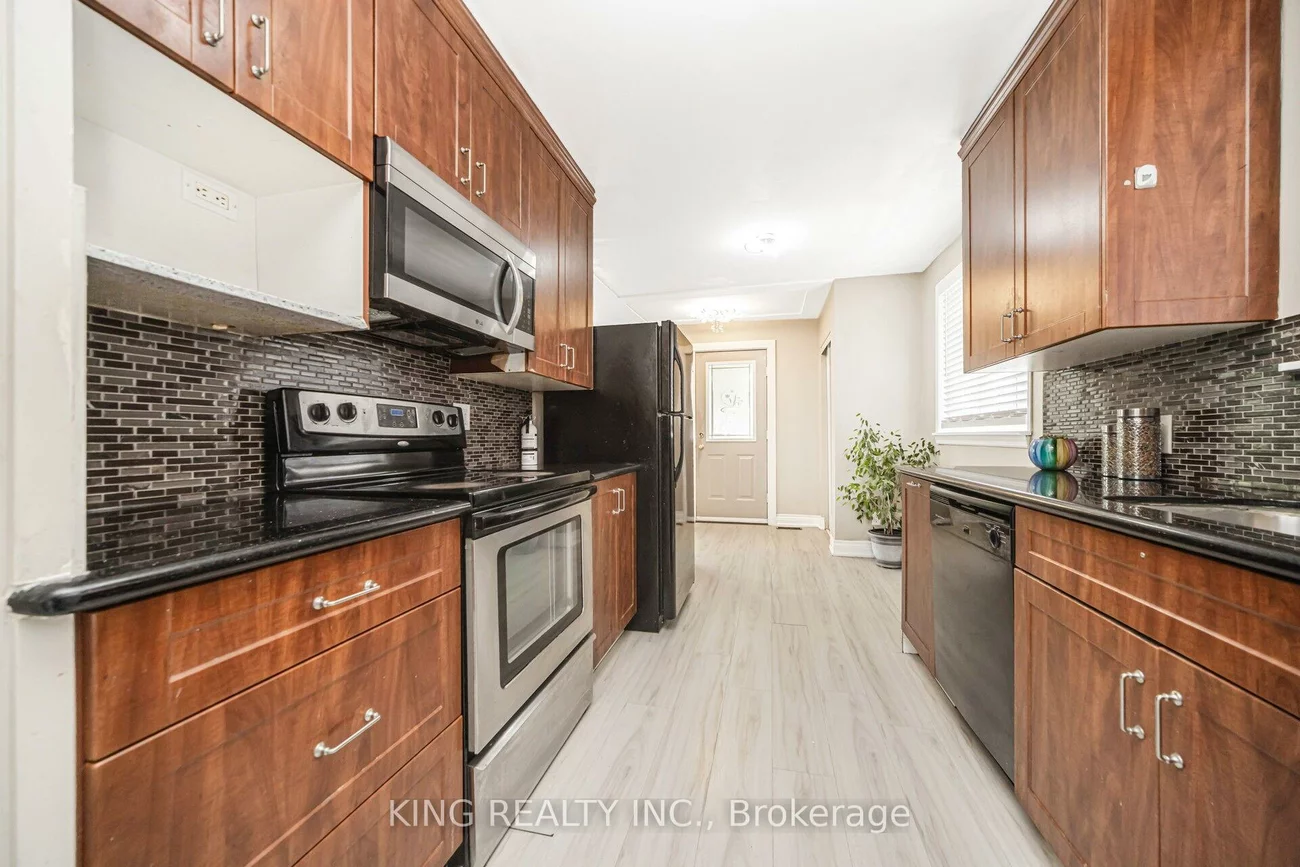 26, Davenport, Southgate, Brampton