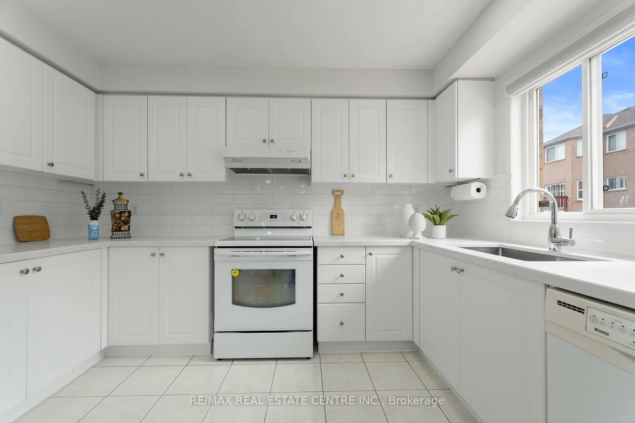 154, Sunny Meadow, Sandringham-Wellington, Brampton