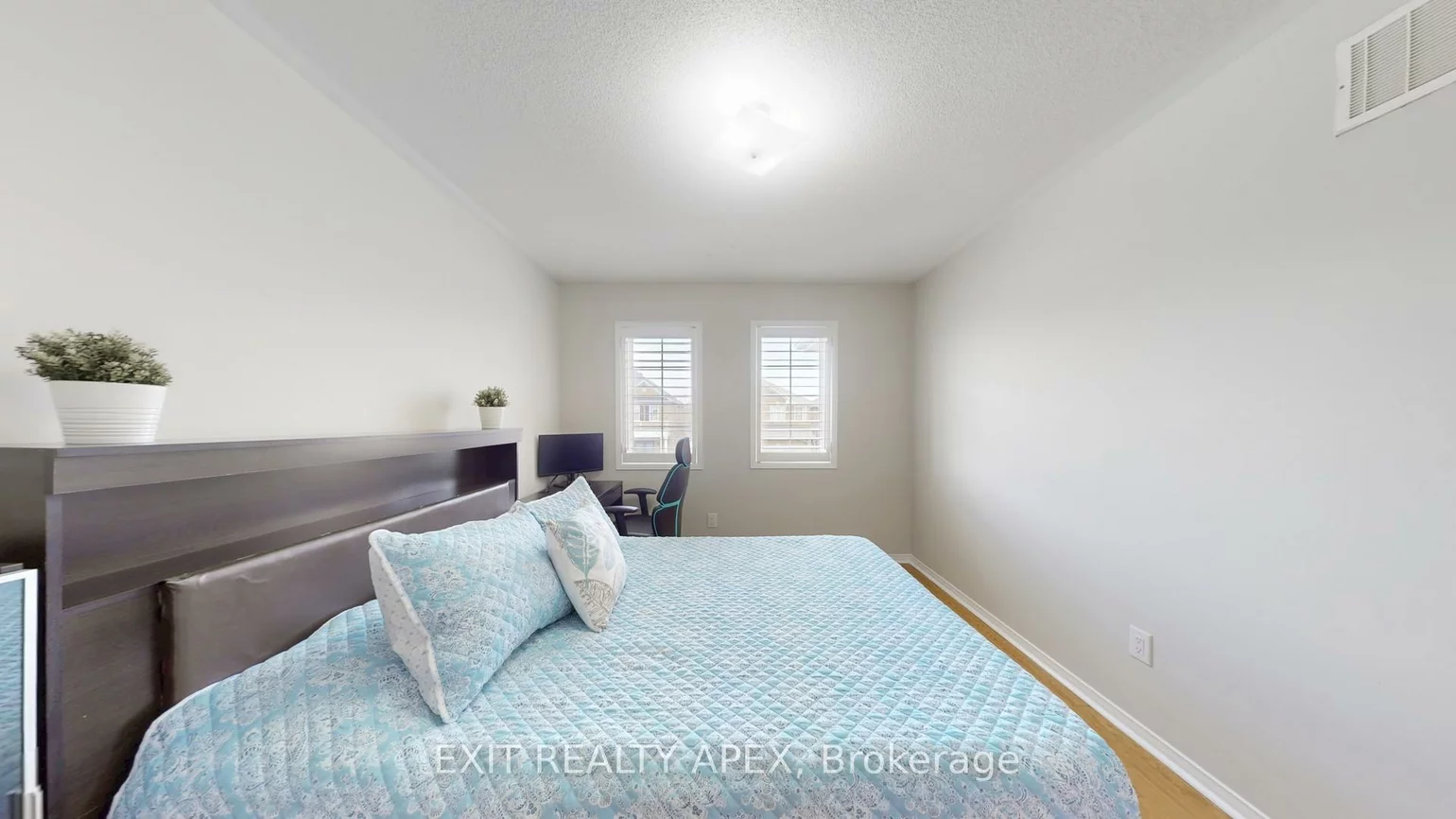 77, Commodore, Credit Valley, Brampton