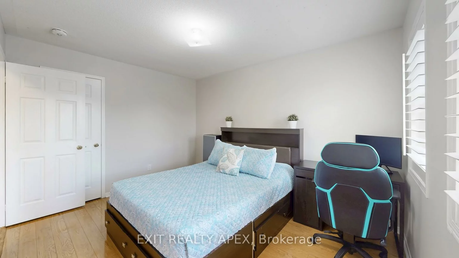 77, Commodore, Credit Valley, Brampton