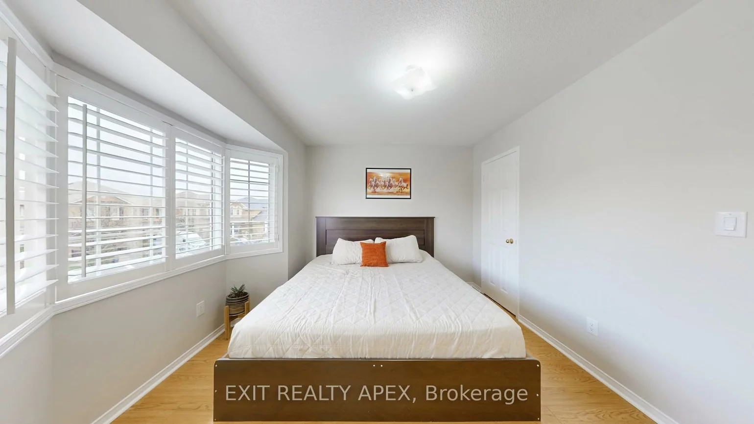 77, Commodore, Credit Valley, Brampton