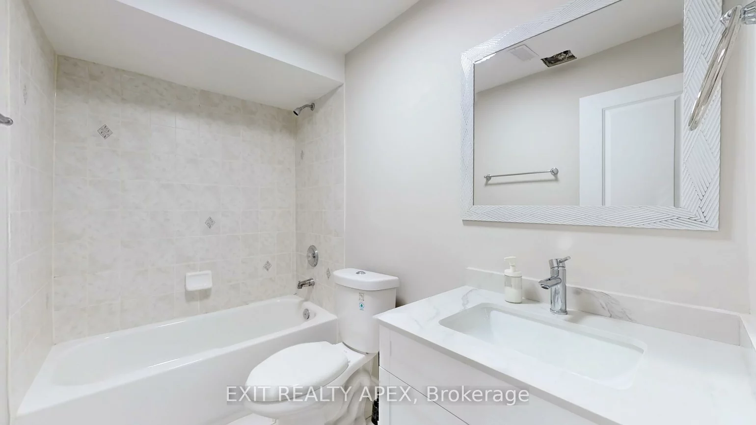 77, Commodore, Credit Valley, Brampton