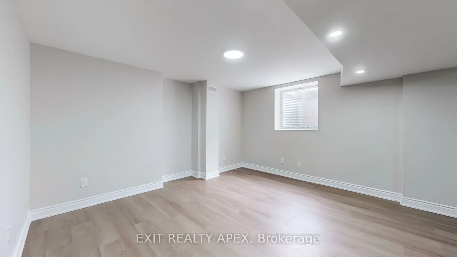 77, Commodore, Credit Valley, Brampton