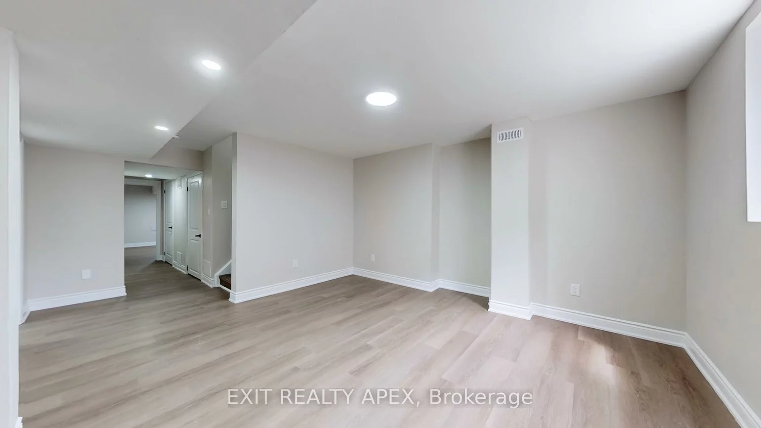 77, Commodore, Credit Valley, Brampton