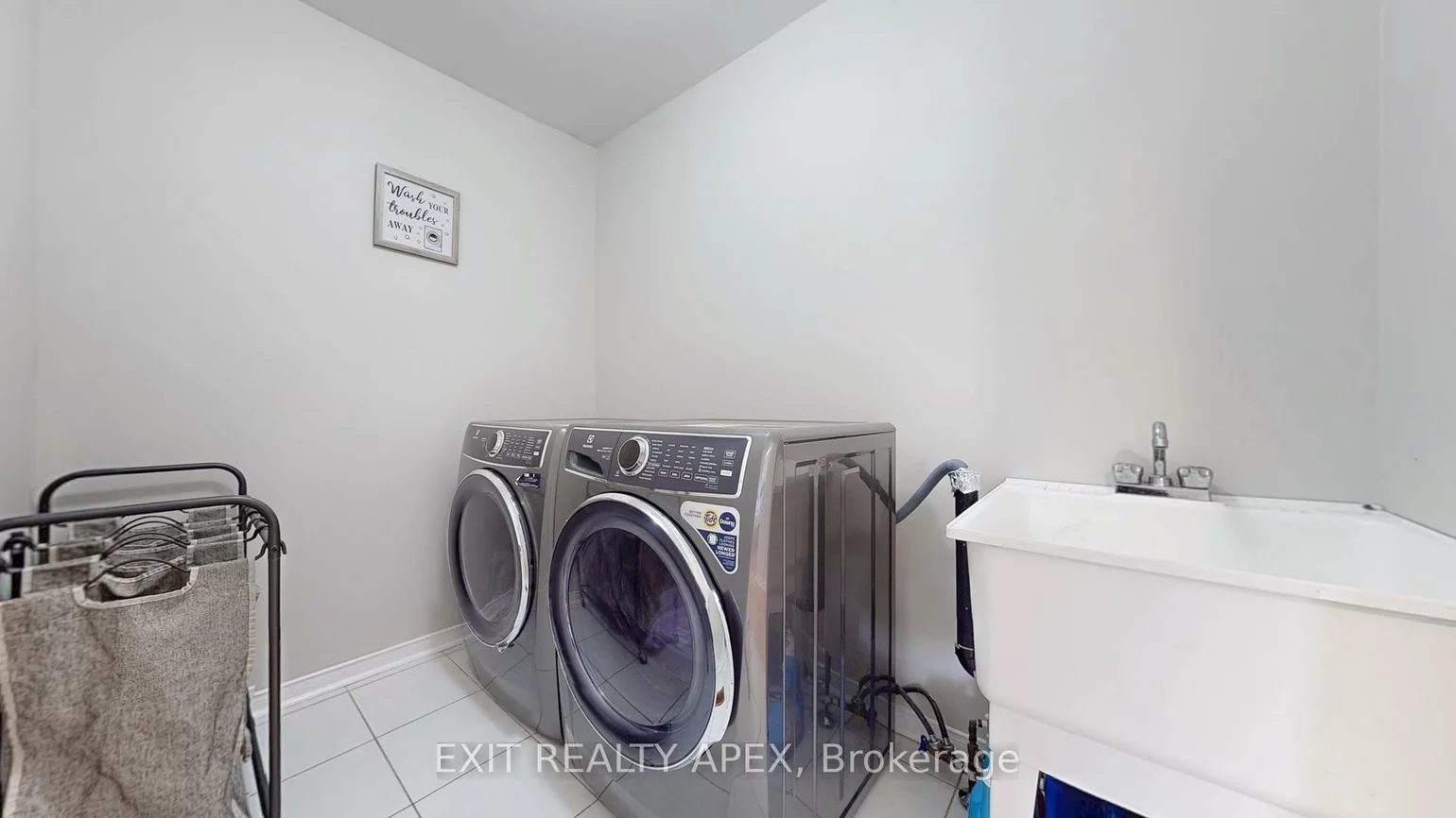 77, Commodore, Credit Valley, Brampton