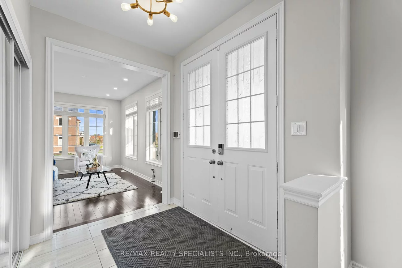 351, Royal West, Credit Valley, Brampton