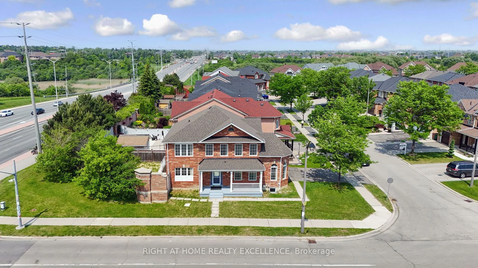 1, Bayridge, Vales of Castlemore, Brampton