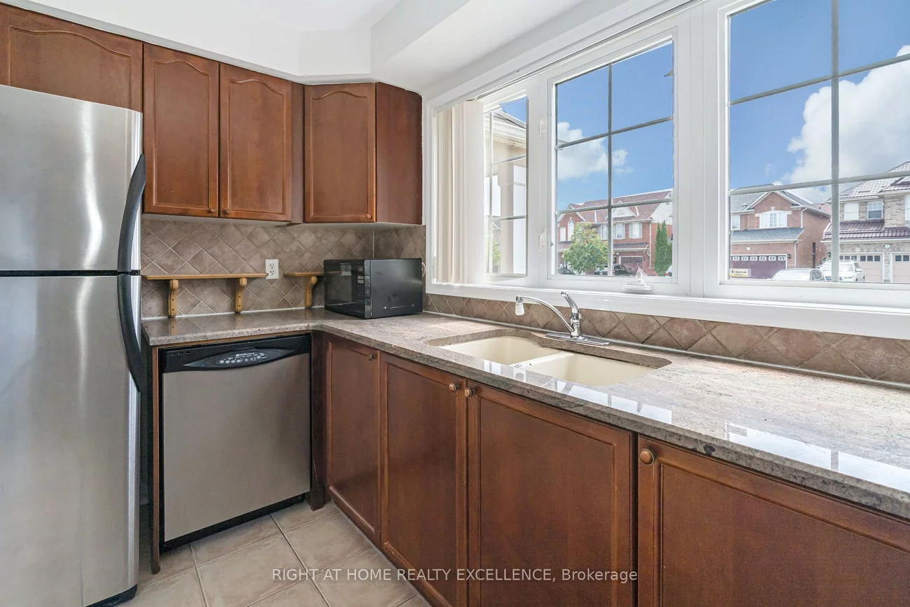 1, Bayridge, Vales of Castlemore, Brampton