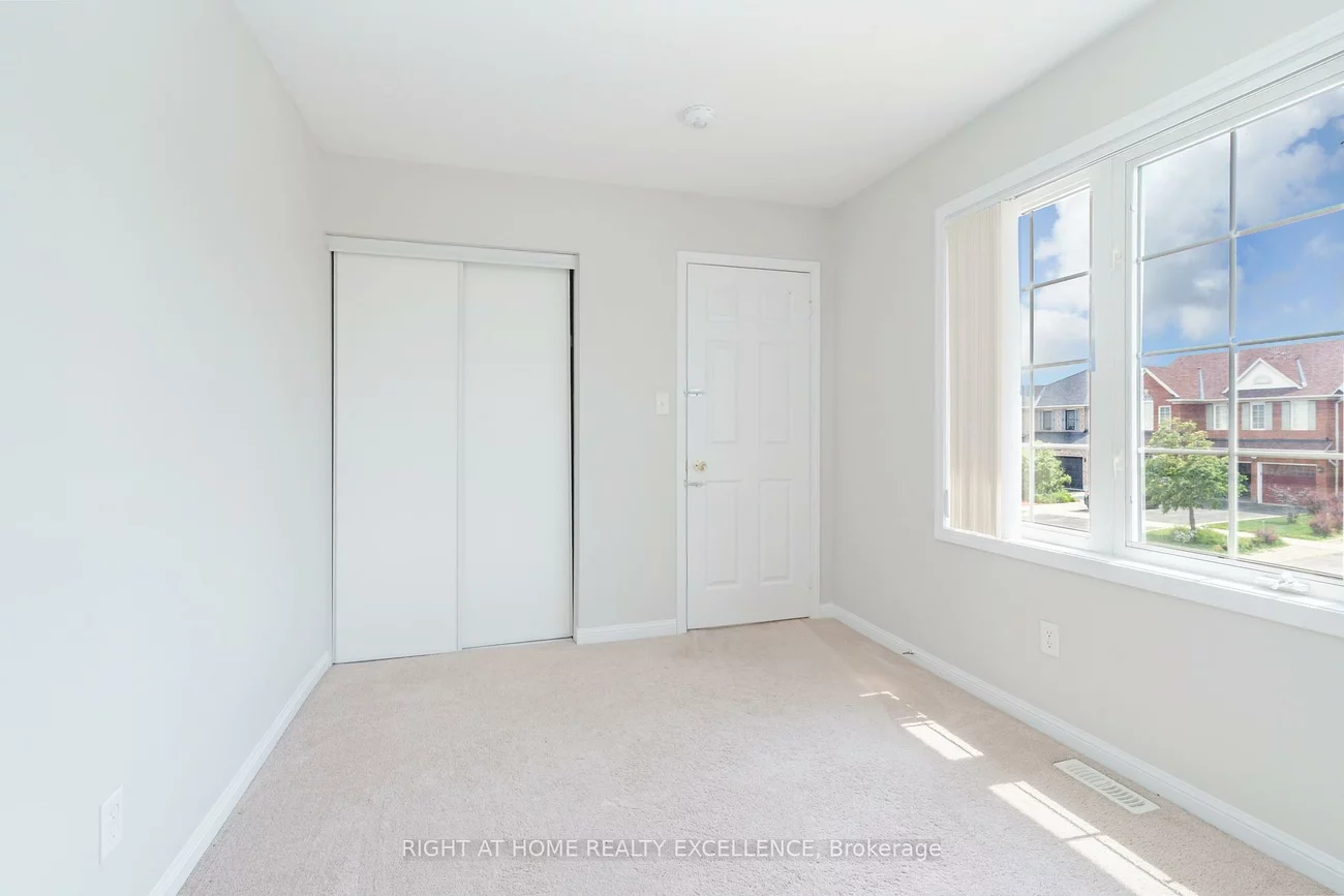 1, Bayridge, Vales of Castlemore, Brampton
