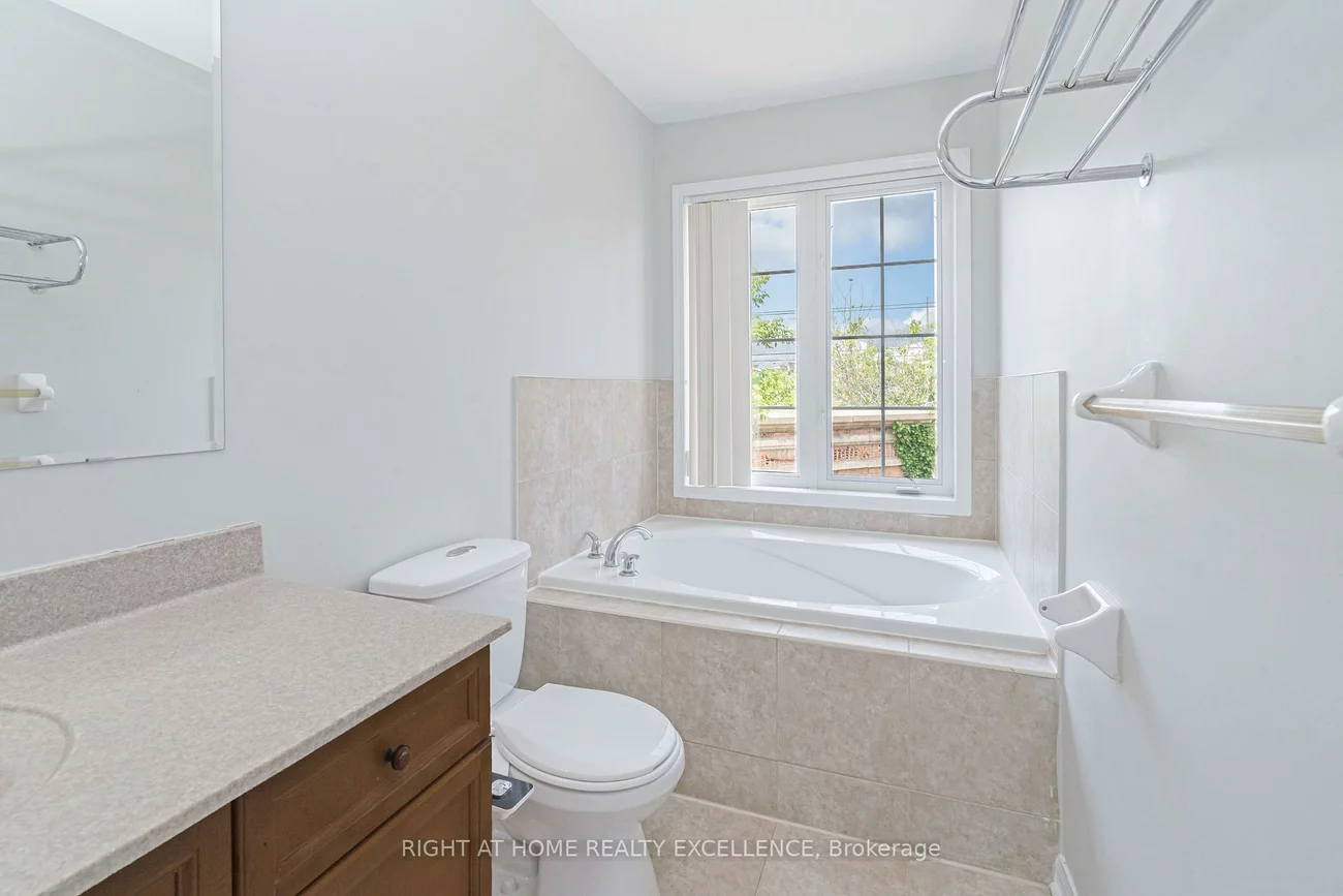 1, Bayridge, Vales of Castlemore, Brampton