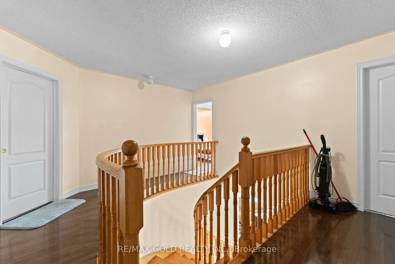 13, Footbridge, Sandringham-Wellington, Brampton