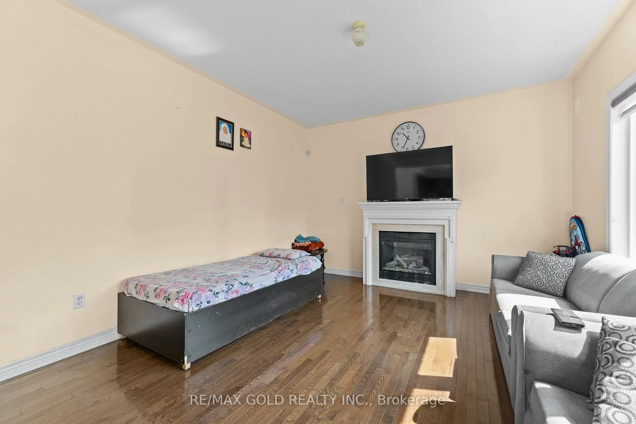 13, Footbridge, Sandringham-Wellington, Brampton