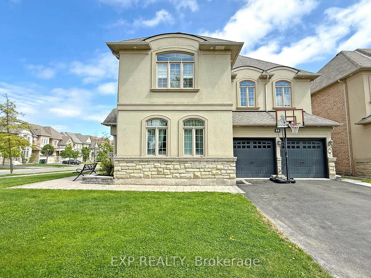 88, Royal West, Credit Valley, Brampton
