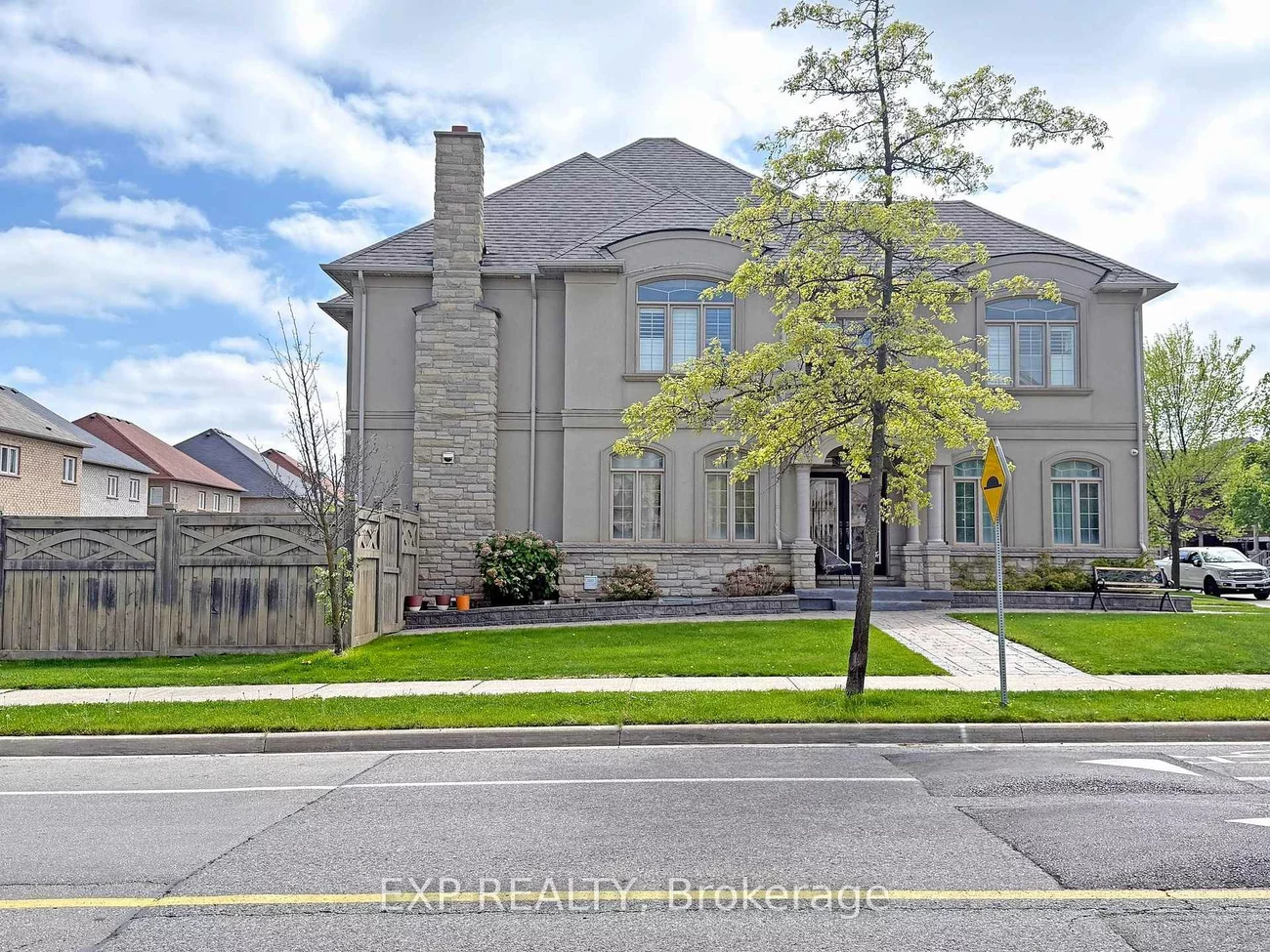 88, Royal West, Credit Valley, Brampton