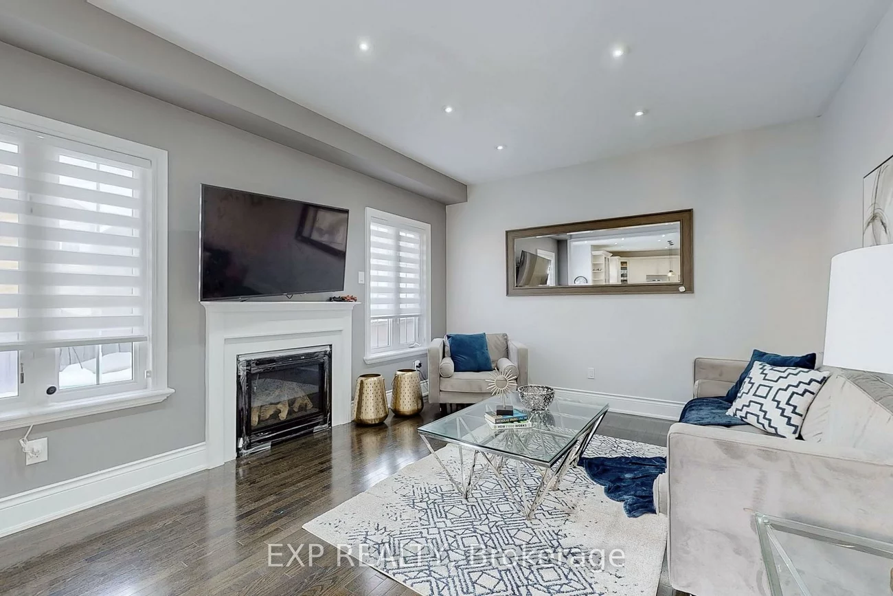 88, Royal West, Credit Valley, Brampton
