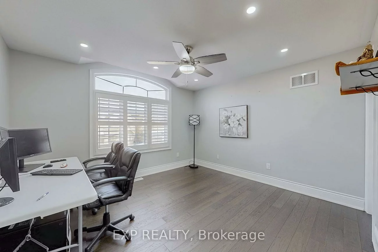 88, Royal West, Credit Valley, Brampton