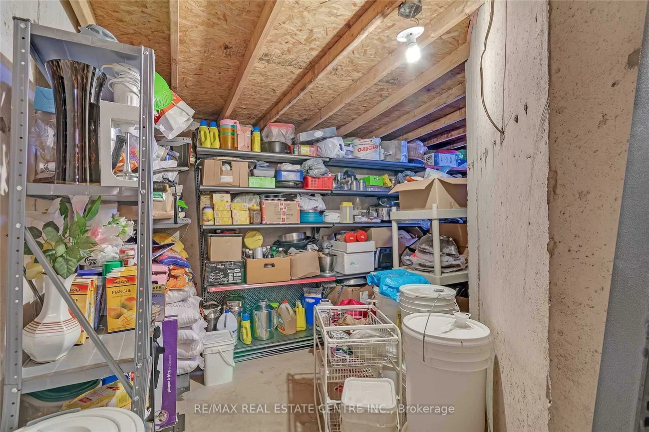 21, Sprucelands, Sandringham-Wellington, Brampton