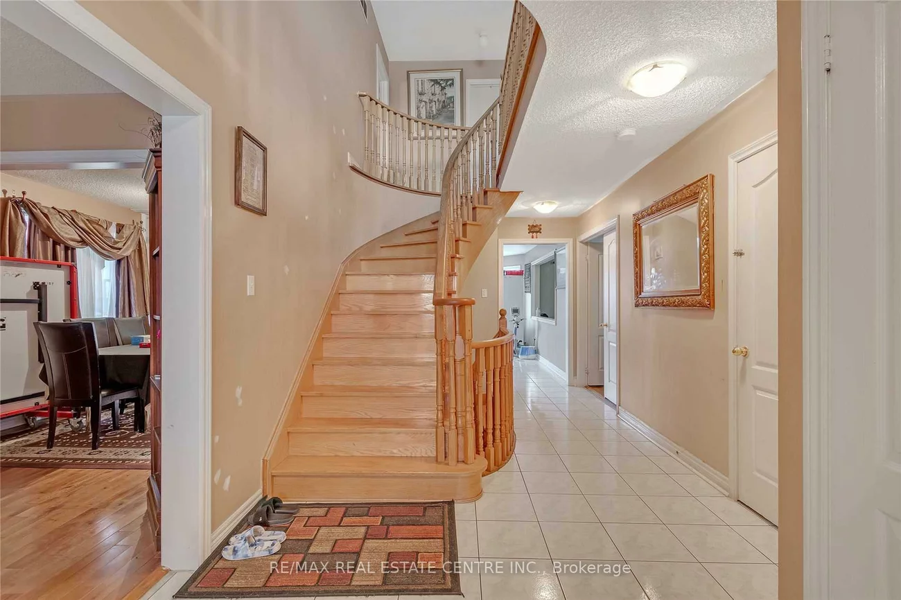 21, Sprucelands, Sandringham-Wellington, Brampton