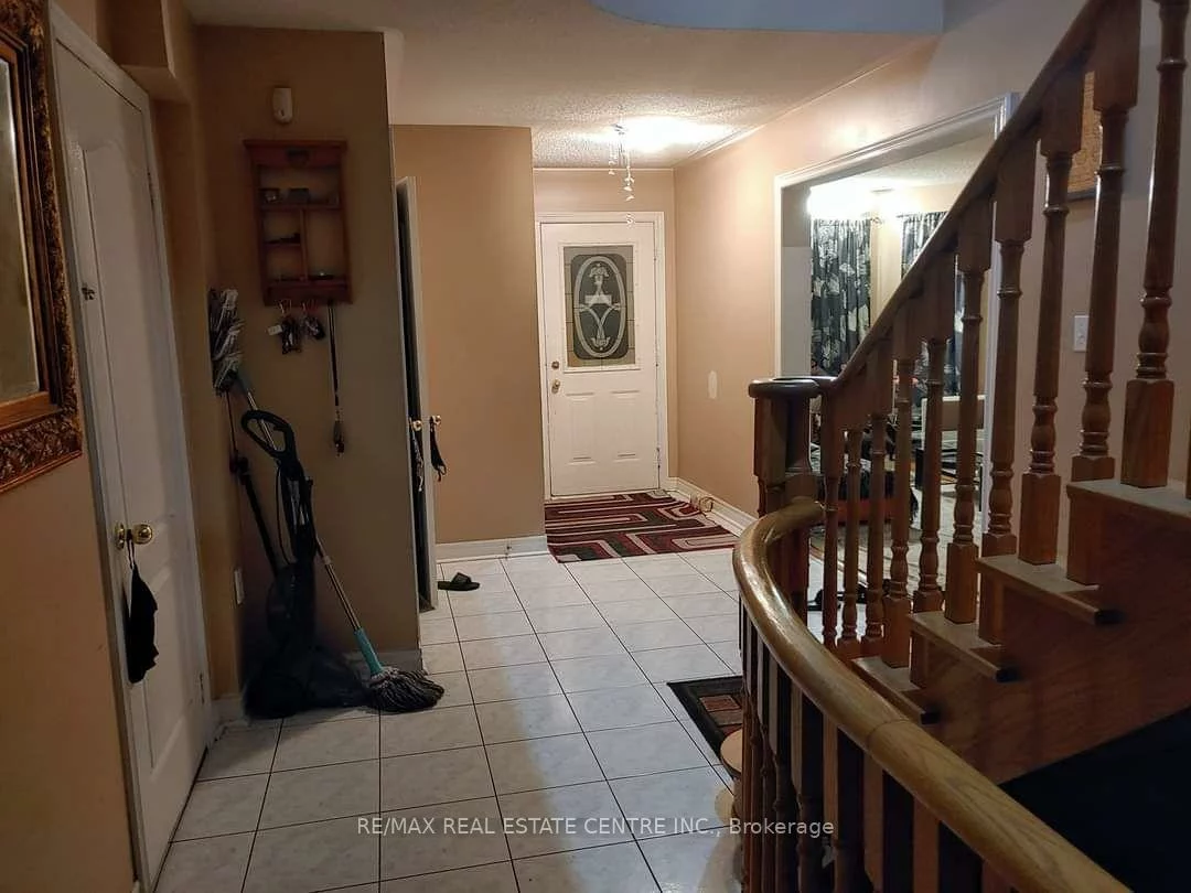 21, Sprucelands, Sandringham-Wellington, Brampton