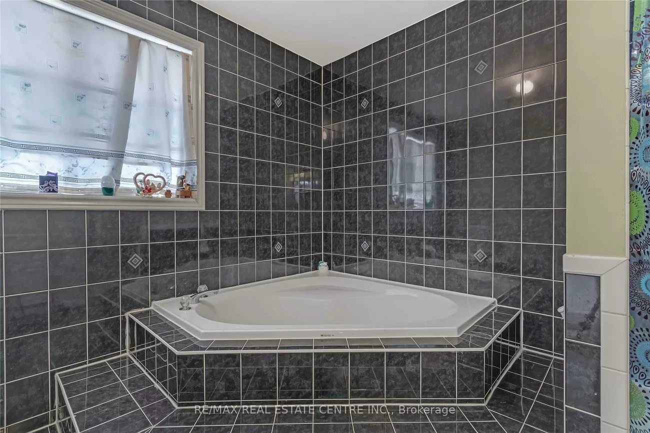 21, Sprucelands, Sandringham-Wellington, Brampton