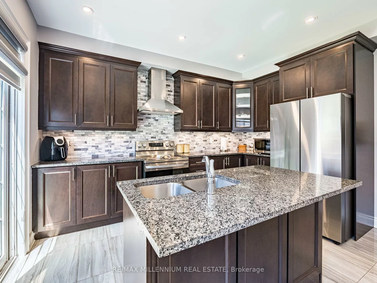 24, Camston, Toronto Gore Rural Estate, Brampton