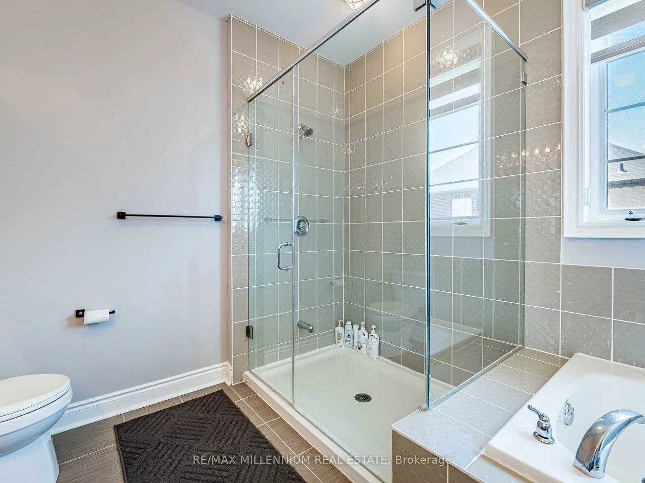24, Camston, Toronto Gore Rural Estate, Brampton