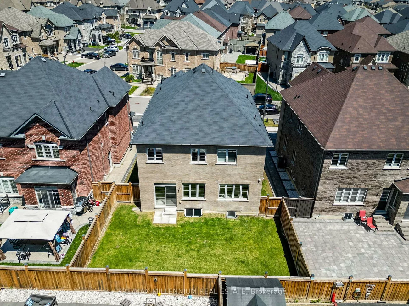 24, Camston, Toronto Gore Rural Estate, Brampton