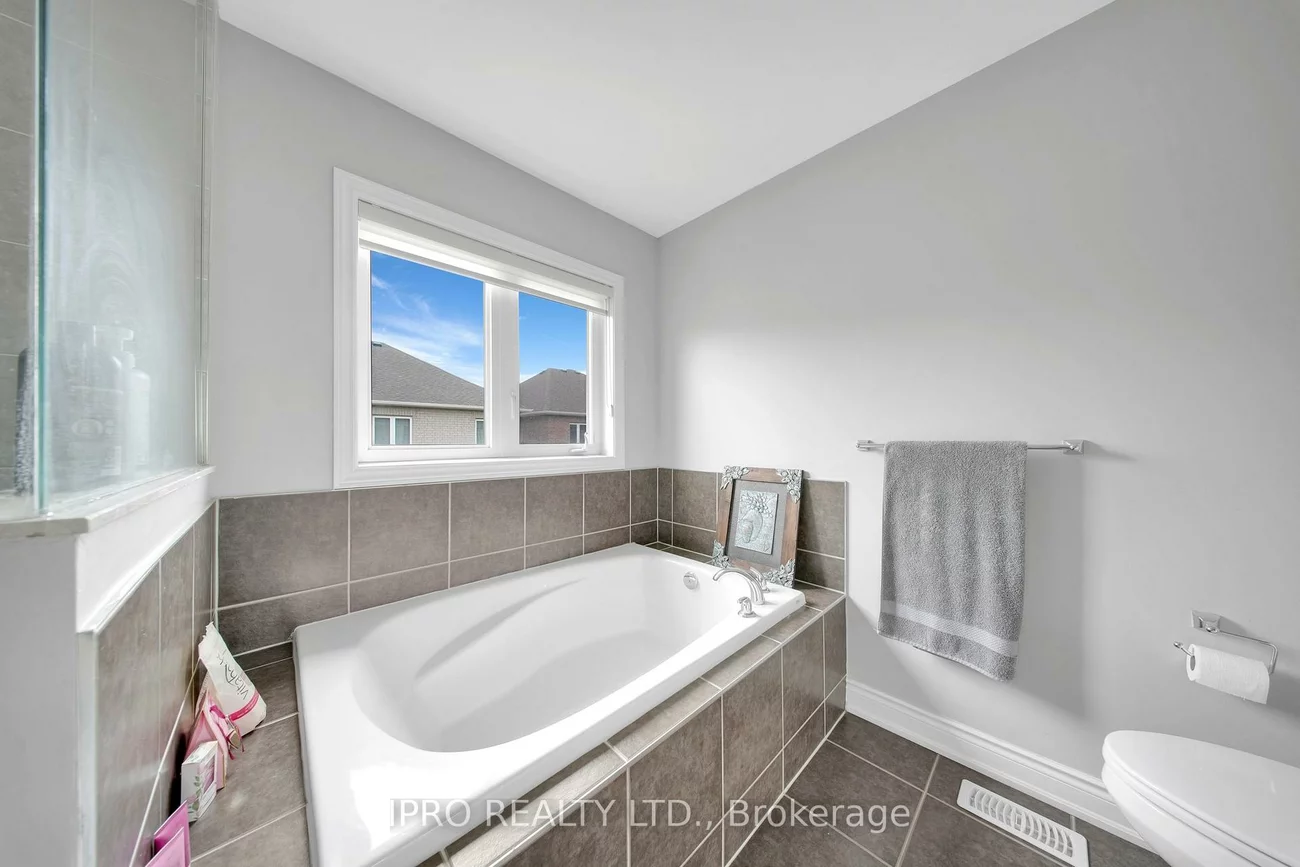 12, Goodsway, Northwest Brampton, Brampton