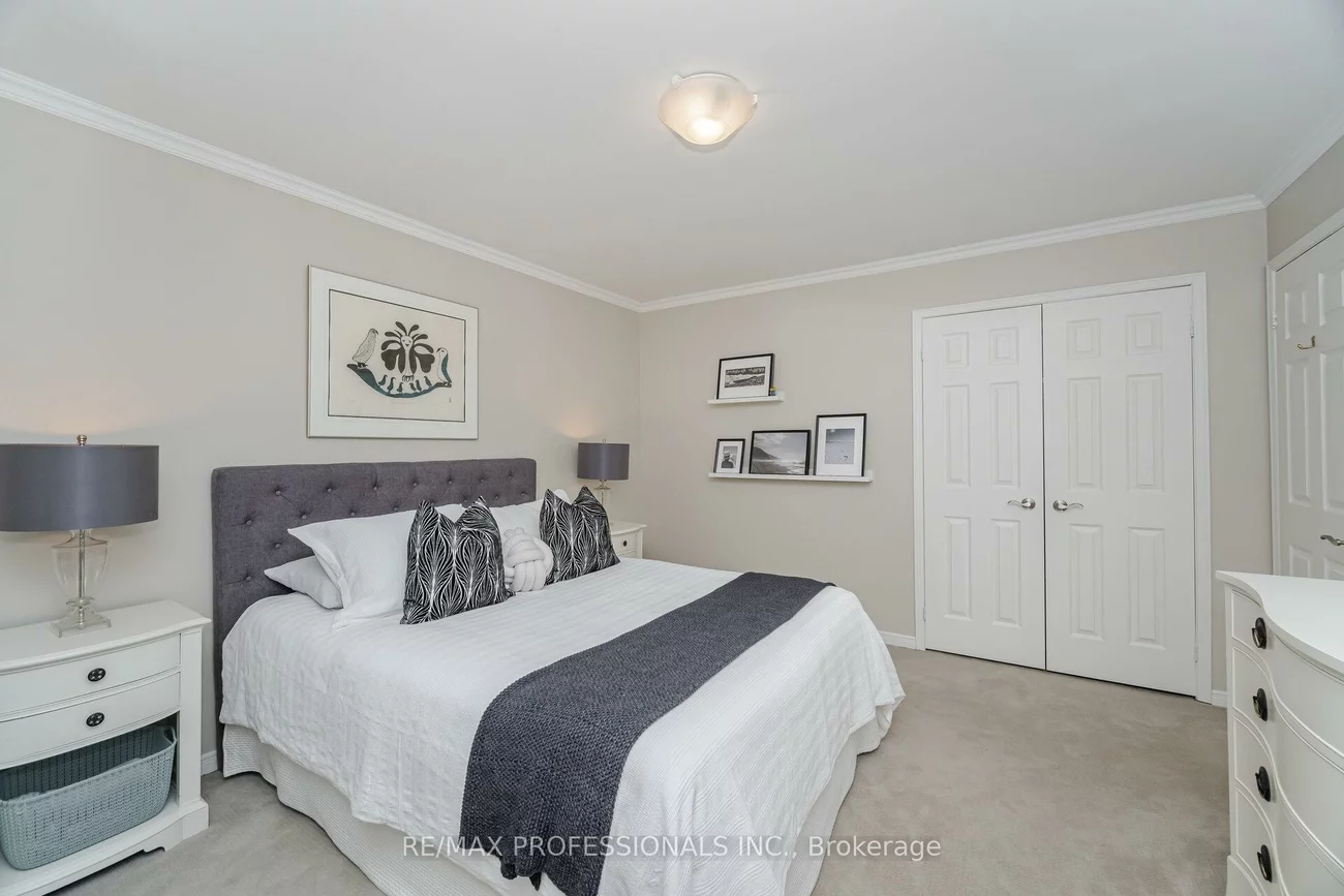 70, Kenpark, Snelgrove, Brampton