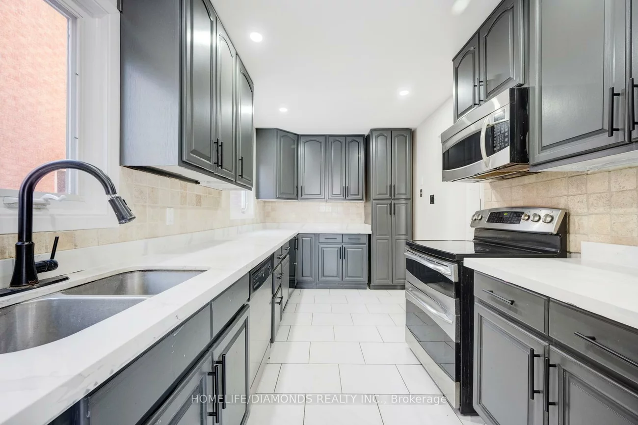 79, Ecclestone, Brampton West, Brampton