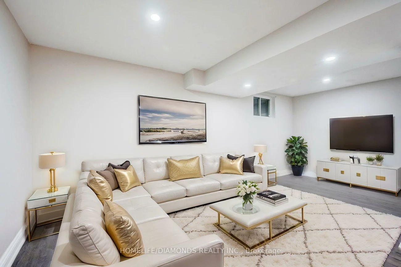 79, Ecclestone, Brampton West, Brampton