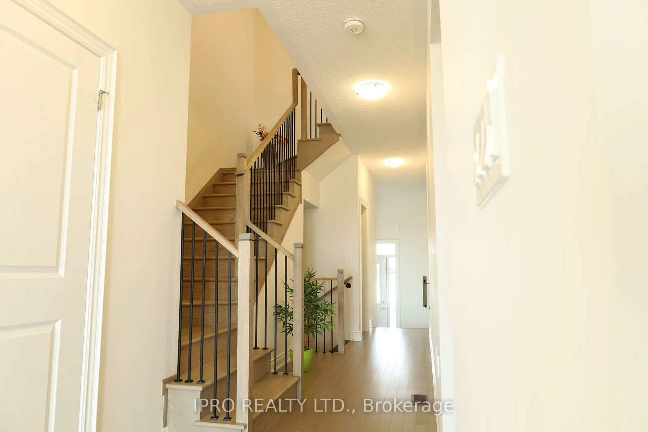 102, BERMONDSEY, Bram West, Brampton
