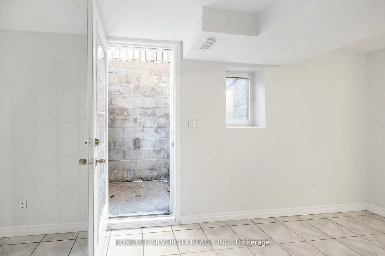 71, Massey, Central Park, Brampton